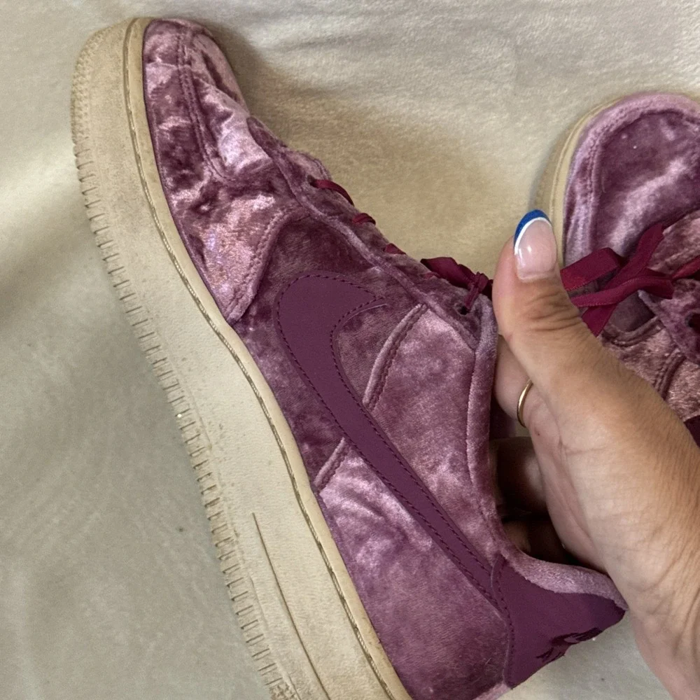 Nike Air Force 1 LV8 GS 